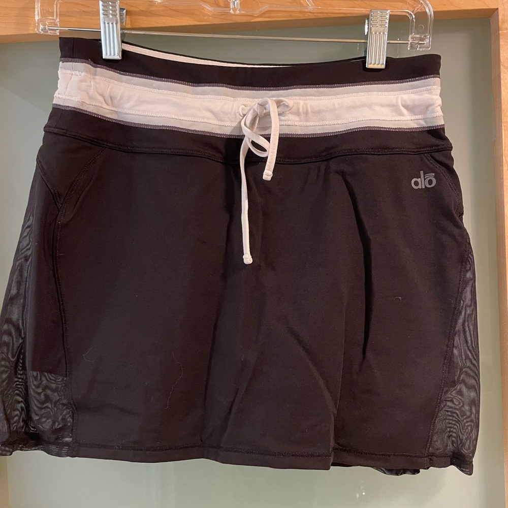 Alo mesh panel skirt size small